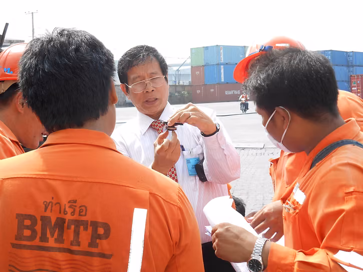 การอบรมหน้างานกับทีมปฏิบัติการท่าเรือและโลจิสติกส์